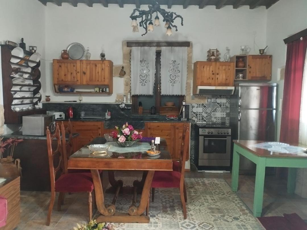 Traditional House Maria Azoyirás Екстериор снимка